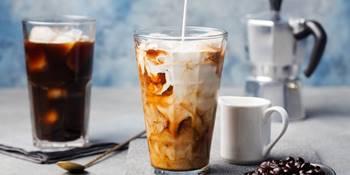 Es kopi susu gula aren, varian minuman lezat andalan coffeeshop